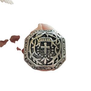 Men’s Silver Ornate Cross Embossed Ring
